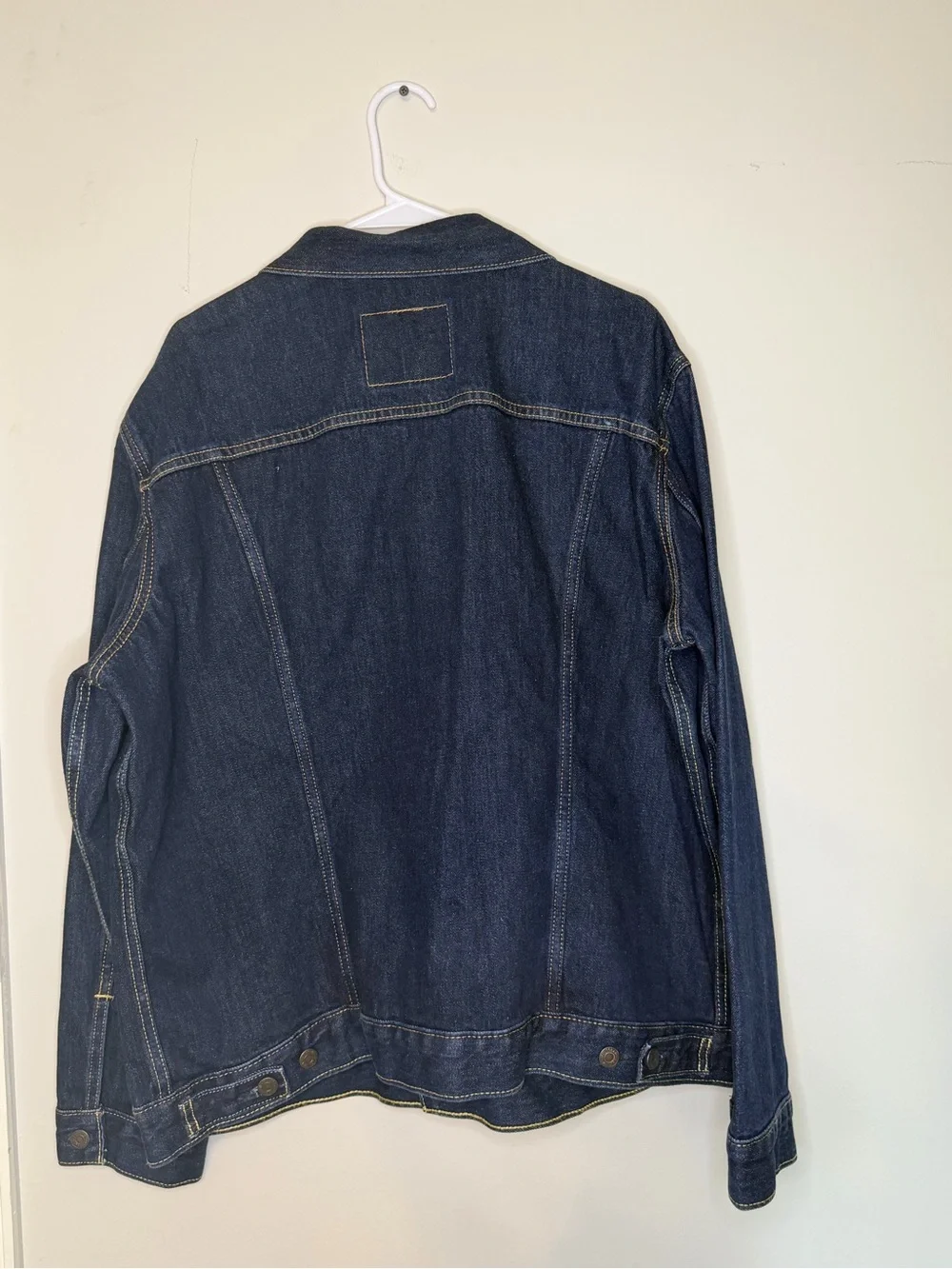 Men’s Levi's Dark Wash Denim Trucker Jacket, Size XL